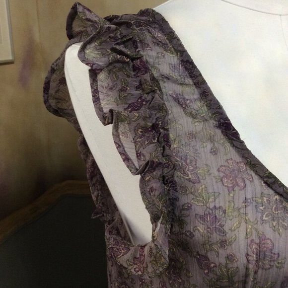 Lavender sheer floral ruffled top, size M - Picture 3 of 7